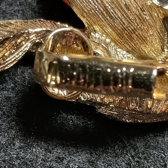 Vintage Sarah Coventry, Bittersweet Collection Brooch and Clip Earrings - Picture 4 of 8